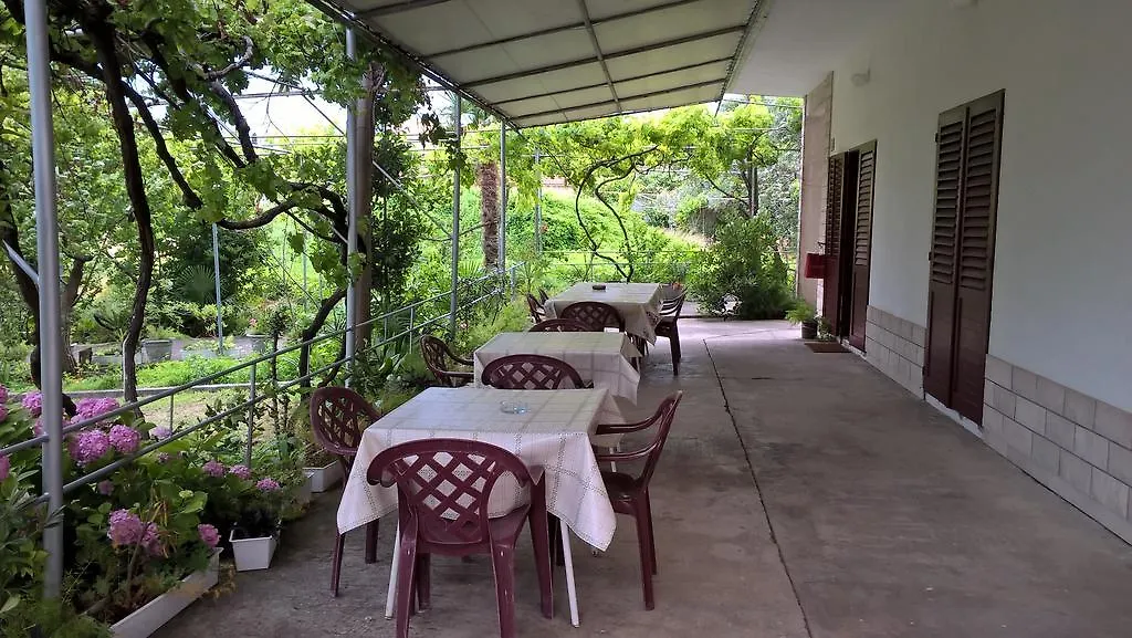 Adria Guesthouse Kastela Guest house